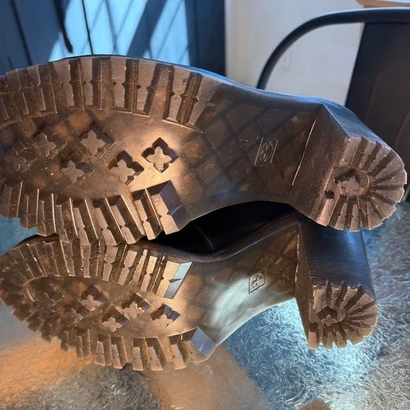 Dr.Martens Averil Arcadia Leather Cherry Ankle Heeled Boots Size 11 - Picture 9 of 10